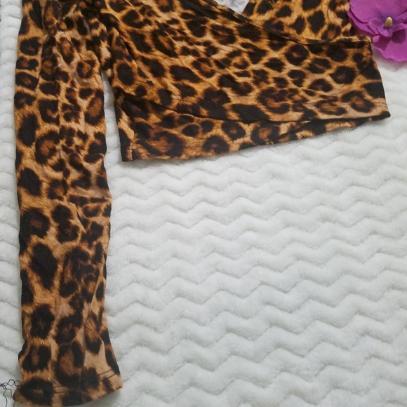 NWOT FOREVER 21 TOP ANIMAL PRINTS SIZE S - Picture 3 of 5